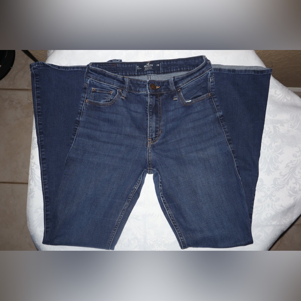 Hollister Women's Dark Blue Bootcut Jeans